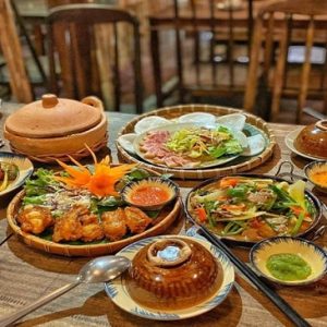 Nhà hàng Cá Lăng Thùy Linh - 52 P . Trần Thái Tông , Dịch Vọng Hậu , Cầu Giấy , Hà Nội
