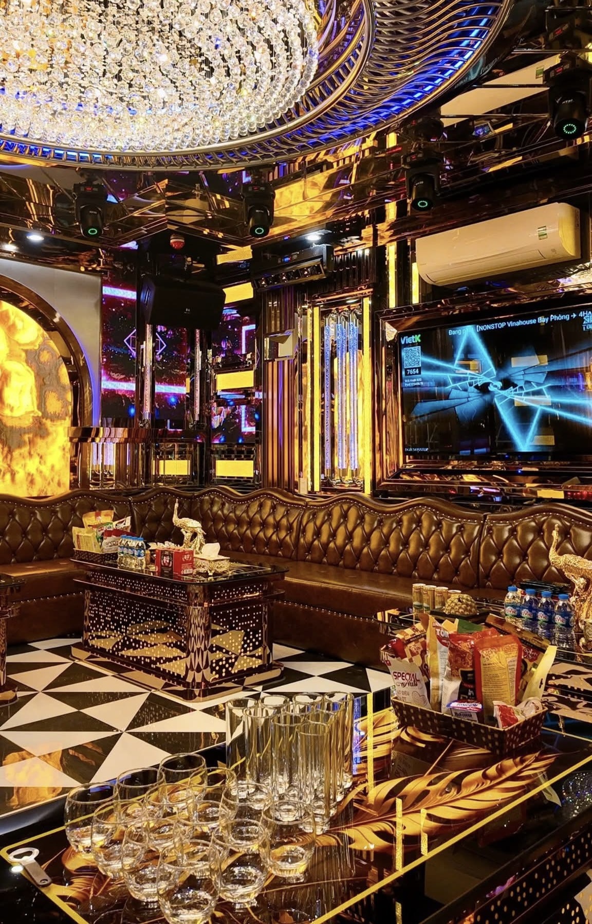 FELIX - バー&カラオケ - club bar - 21 Ng. 81 P. Linh Lang , Cống Vị , Ba Đình , Hà Nội