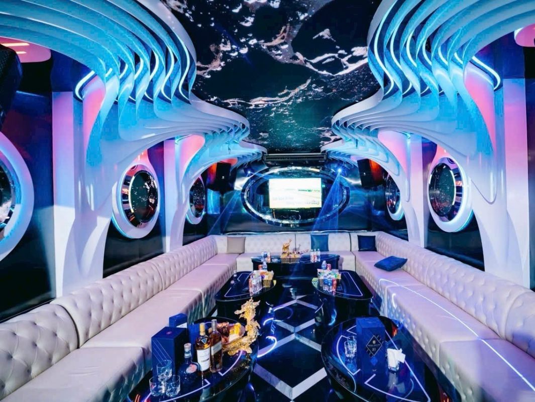 địa điểm {{ 24h }} Đặt Phòng Karaoke Phố Đỗ Quang Cầu Giấy Hà Nội, Karaoke Q7 Club Deluxe 24 Đỗ Quang ( Quán Karaoke Nổi Bật Tại Đường Đỗ Quang ) 0934637776