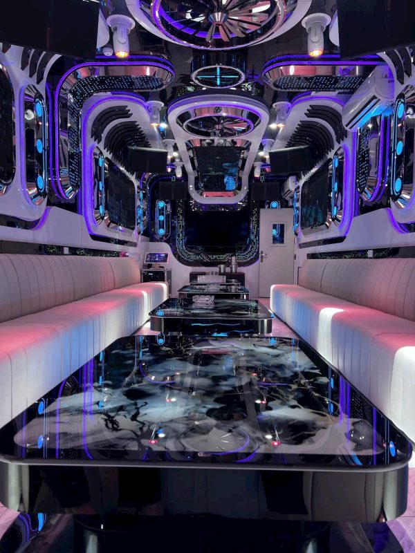 địa điểm {{ 24h }} Đặt Phòng Karaoke trên Đường Hồ Tùng Mậu Xuân Thủy (Cầu Giấy) Hà Nội, Crown Karaoke khu vực Hồ Tùng Mậu Cầu Giấy ( quán karaoke Hồ Tùng Mậu) 0934637776