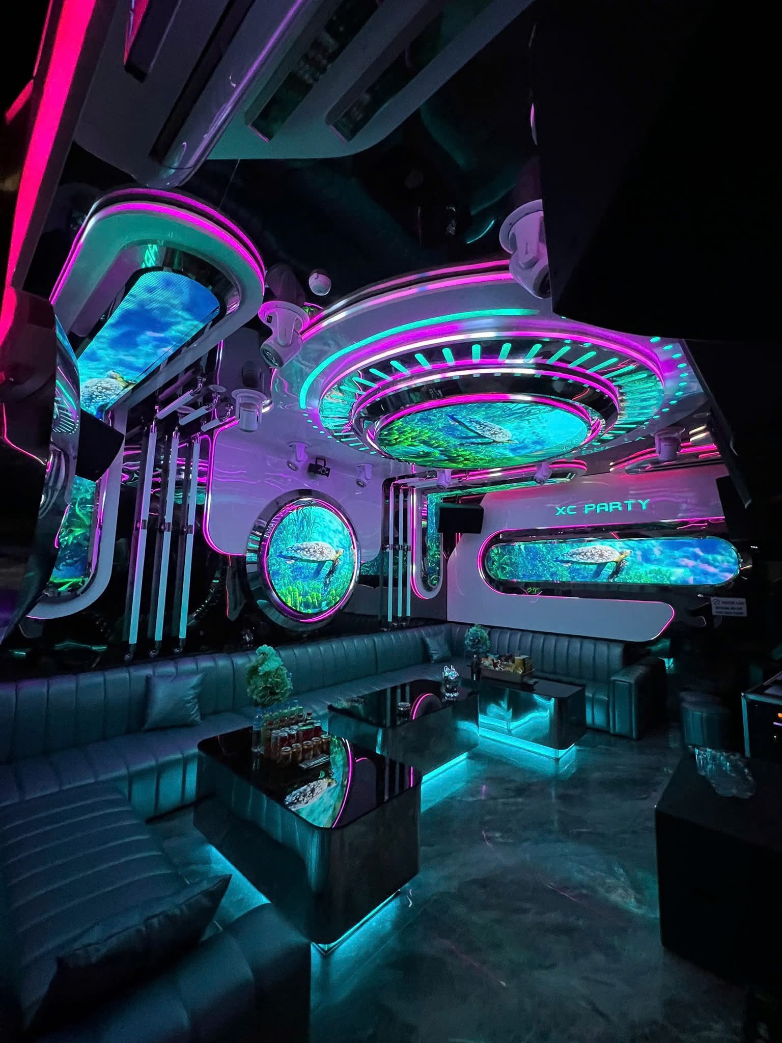 King Enterprise - Karaoke & Restaurant { 27-29-31-33 } Hai Bà Trưng, Phường Bến Nghé{ Quận 1} TP. Hồ Chí Minh