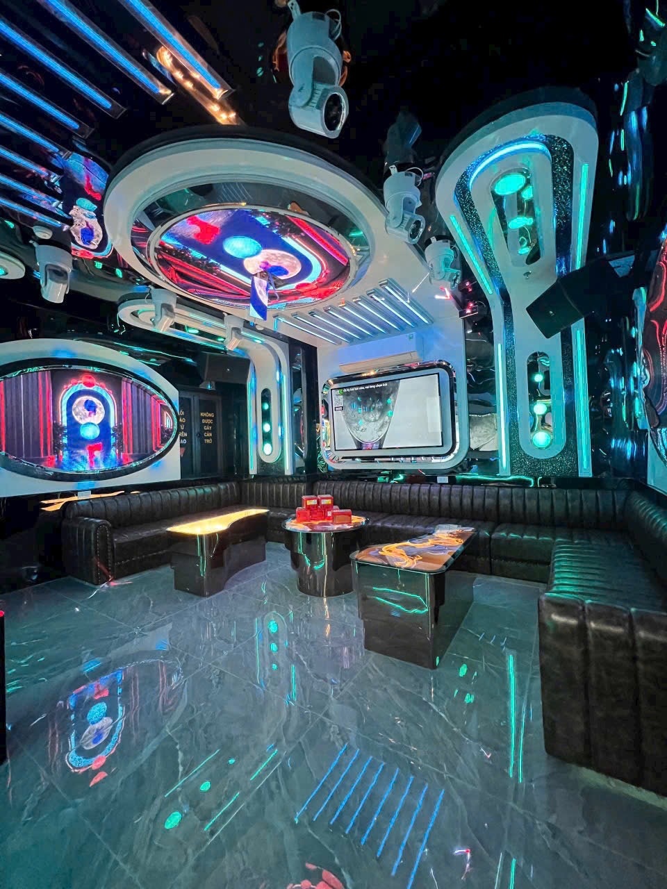 OPERA - Karaoke 19 Hào Nam - Đống Đa, TP Hà Nội