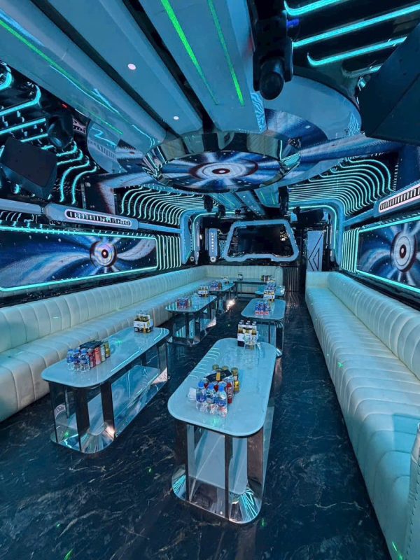 địa điểm {{ 24h }} Đặt Phòng Karaoke phố Hàm Nghi Nam Từ Liêm Hà Nội, Karaoke KING CLUB 10 Hàm Nghi ( Quán Karaoke Đường Hàm Nghi ) 0933865553
