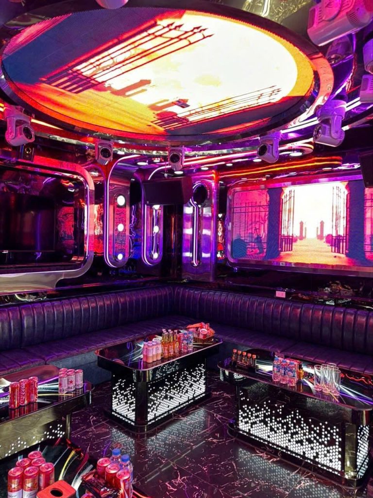 Karaoke Royal 03 Nguyễn Thị Định Trung Hoà Yên Hòa Hà Nội ( Karaoke 03 Nguyễn Thị Định ) 0949967786