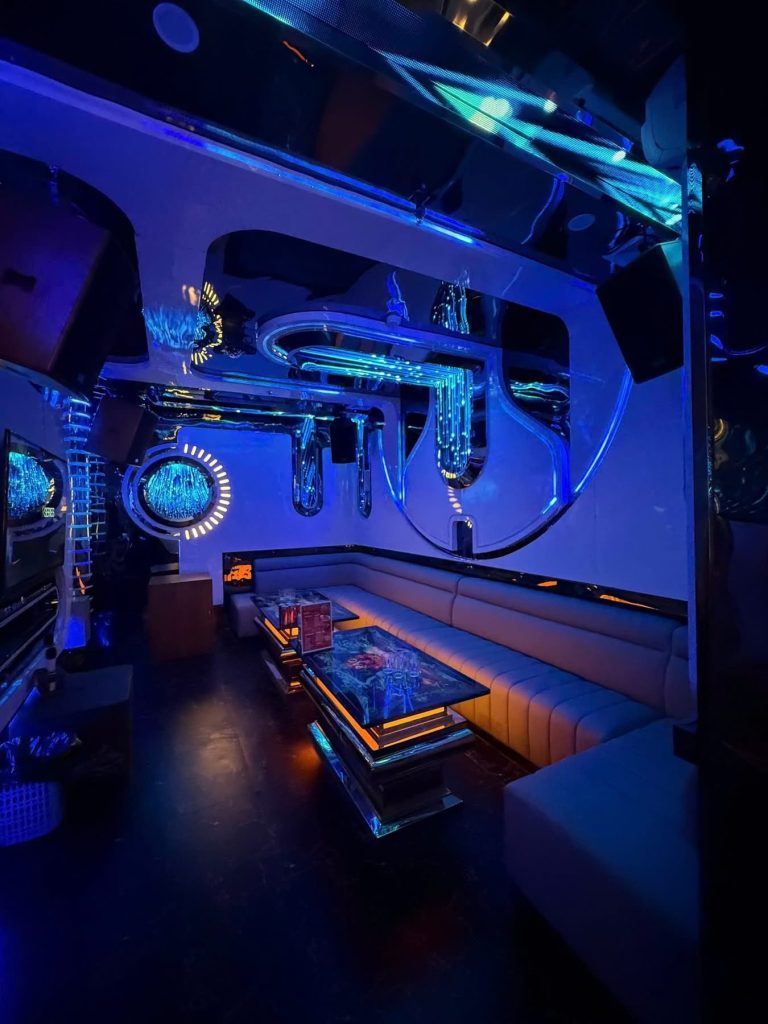 Karaoke Moonlight Club 54 Chùa Láng Đống Đa Hà Nội ( Karaoke 54 Chùa Láng ) quán karaoke ở Chùa Láng 0949967786