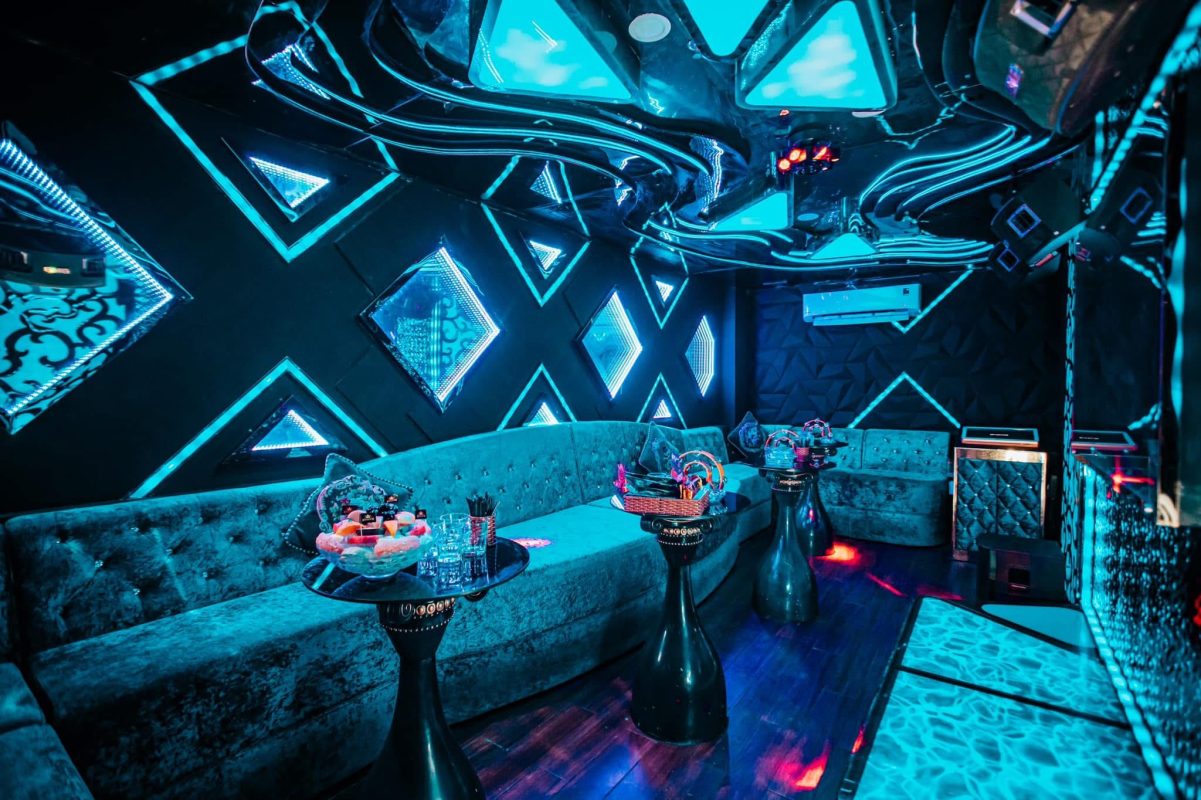 Hi En Luxury Karaoke số 11 Ngõ Hàng Bột Đống Đa Hà Nội Thiết kế hiện đại trẻ trung nổi tiếng sang trọng