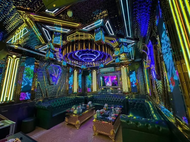 Karaoke Nàng Tiên Cá 41 Trung Hòa Hà Nội hệ thống âm thanh chuyên nghiệp phong cách thiết kế sang trọng cổ điển hiện đại đều có 0933865553