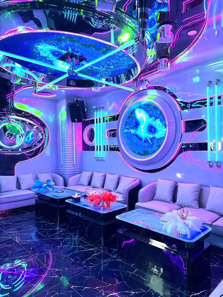 Karaoke SẮC MÀU 5 Phạm Huy Thông Ngọc Khánh Ba Đình Hà Nội Lựa chọn hàng đầu cho các buổi giao lưu 0933865553