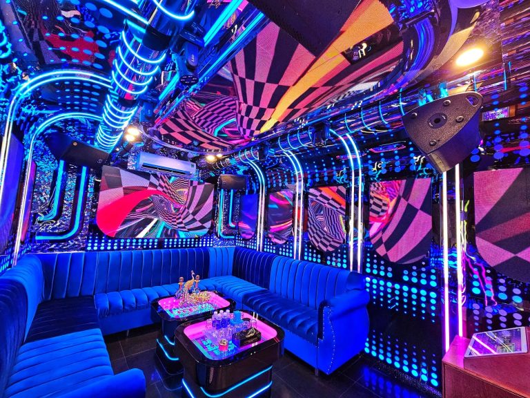 Quán Thái Trinh Karaoke 182 Phố Vọng Phương Liệt Hà Nội phong cách hiện đại tinh tế và là điểm đến yêu thích của giới trẻ 0949967786