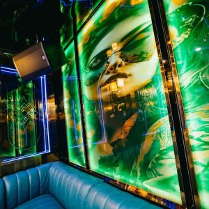 GIẢI TRÍ Quán The Lion Lounge tại 147 Hoàng Cầu Đống Đa, Hà Nội - Địa điểm này nổi bật với âm nhạc DJ mạnh mẽ, không gian hiện đại và các loại đồ uống đa dạng 0949967786