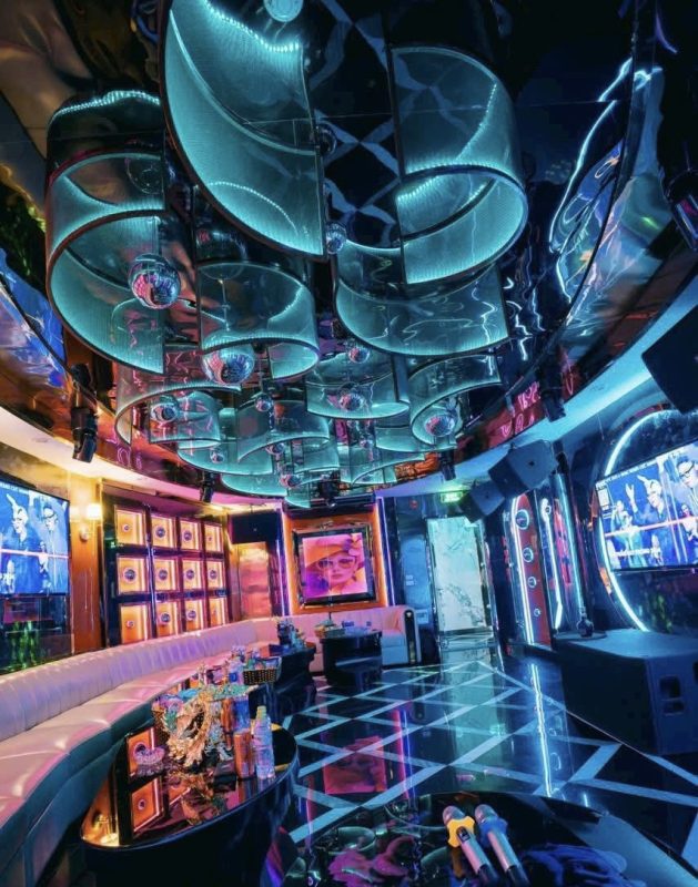 QUÁN KARAOKE LƯƠNG SỬ 140 NGUYỄN CHÍ THANH ĐỐNG ĐA HÀ NỘI dàn âm thanh hiện đại và đội ngũ nhân viên thân thiện 0902935988