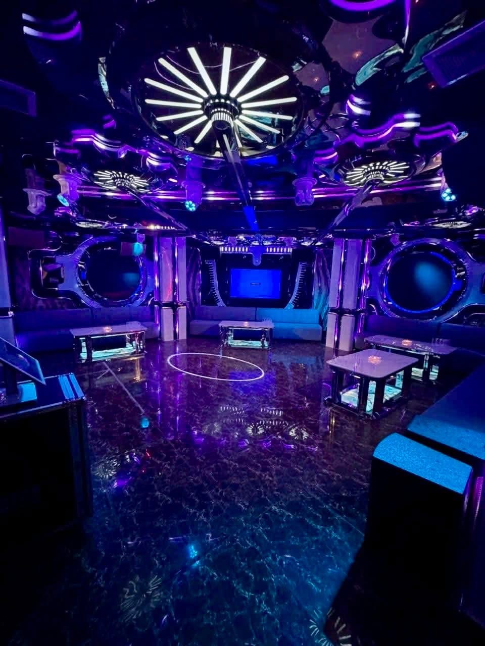 King Enterprise – Karaoke & Restaurant { 27-29-31-33 } Hai Bà Trưng, Phường Bến Nghé { Quận 1} TP. Hồ Chí Minh - Top Karaoke Sài Gòn Chất Lượng Đỉnh Cao Cho Trải Nghiệm