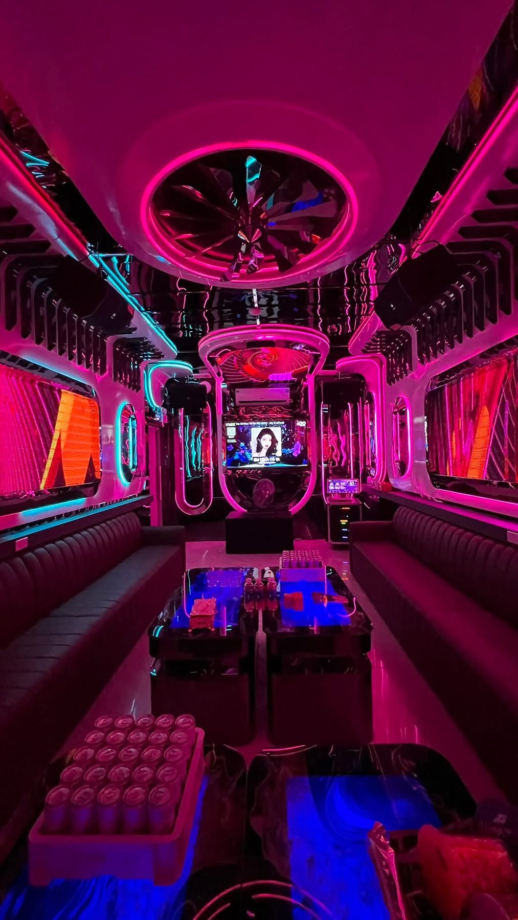 NHÀ HÀNG KARAOKE NICE VIP 28 Khổng Tử, Bình Thọ, Thủ Đức, Hồ Chí Minh - Nhà hàng Karaoke NICE VIP - âm thanh chất lượng trong không gian sang trọng và thoáng mát.