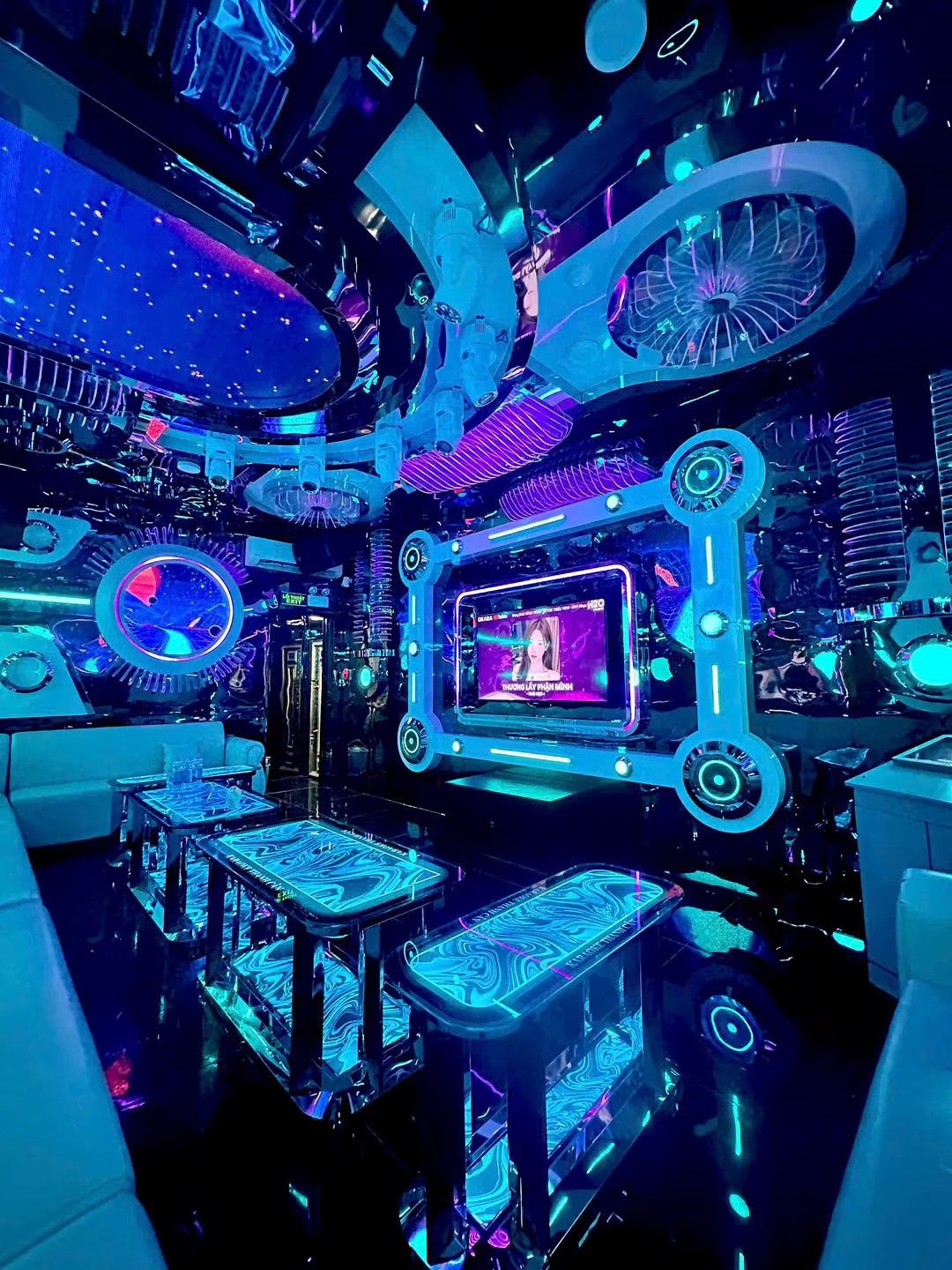 Karaoke - Bích Thái - 139 Bùi Thị Xuân - Hai Bà Trưng - Hà Nội - thiết kế lung linh 0945907887