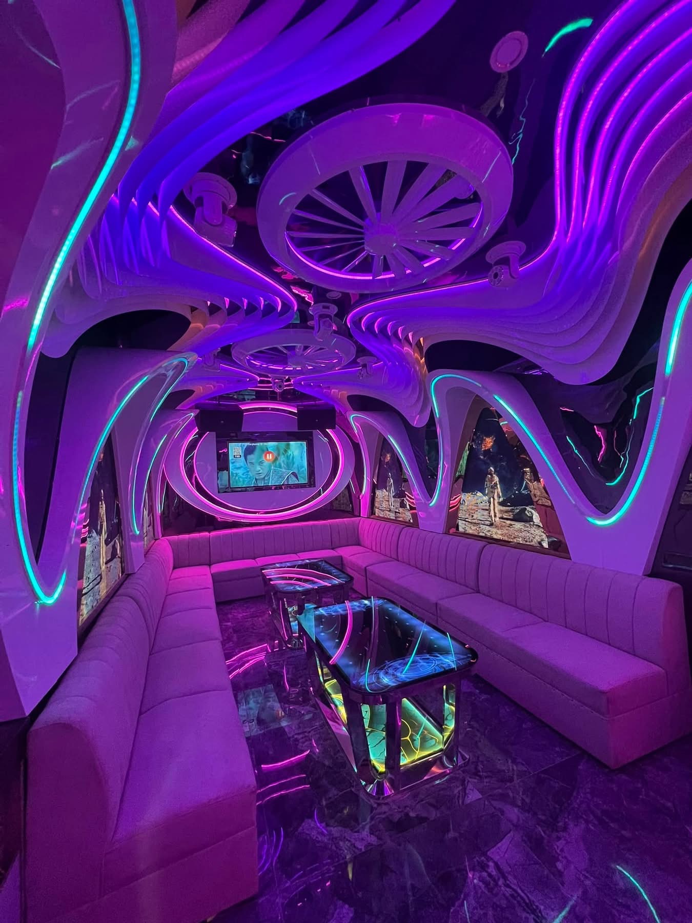 Quán GIẢI TRÍ - Karaoke Royal - 288 Kinh Dương Vương Đà Nẵng - 288 Kinh Dương Vương, Thanh Khê, Đà Nẵng - 📞 Hotline - 0945907887