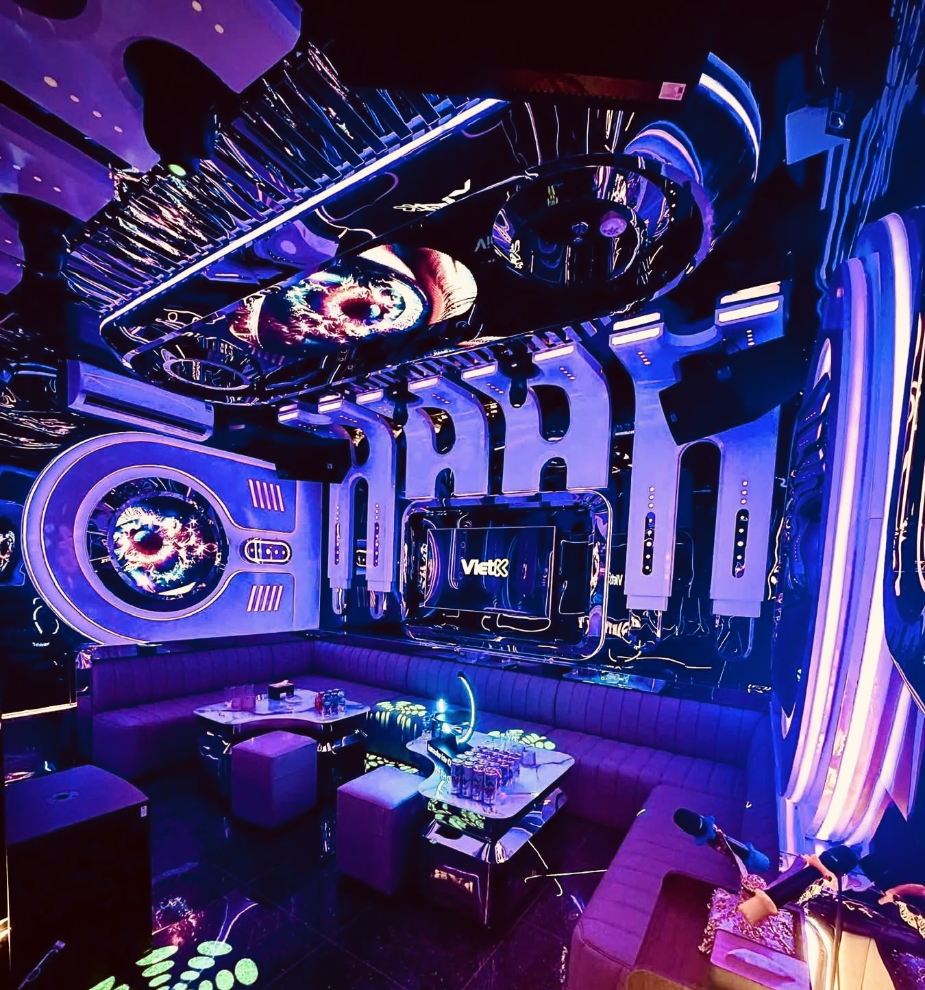 Karaoke Vol 1 Club Nguyễn Lân - Số 18 - 20 Nguyễn Lân, Phương Liệt, Thanh Xuân, Tp Hà Nội, 0902935988