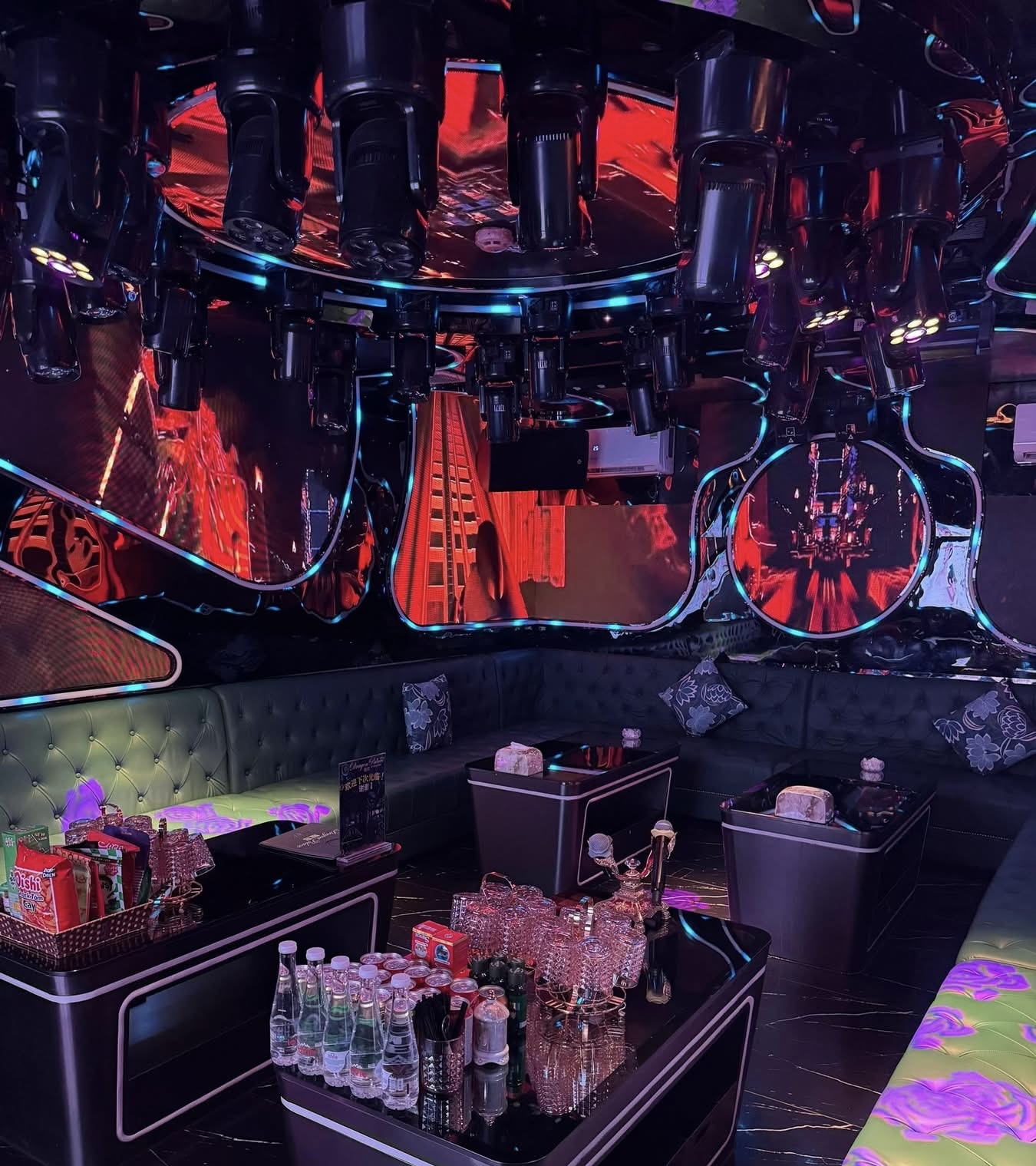 Karaoke Phố Đêm, Club, 6 Trần Quý Cáp, Văn Miếu, Đống Đa, TP, Hà Nội, 0902935988