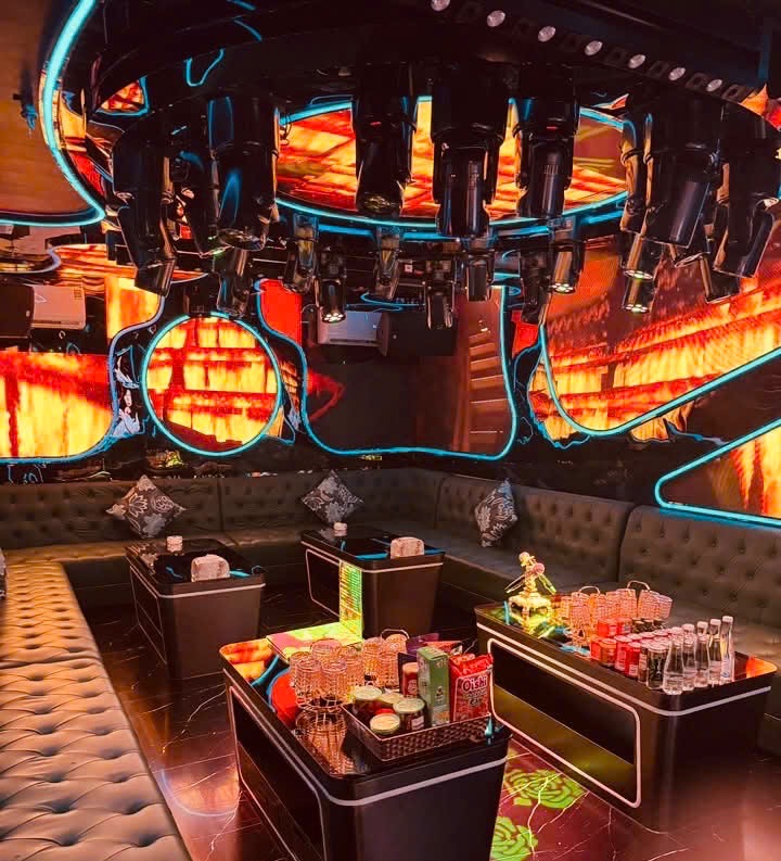 Quán London Club Karaoke An Khánh – 20 Lê Trọng Tấn, khu vực Nam An Khánh, An Khánh, Hoài Đức, Tp. Hà Nội, 0902935988