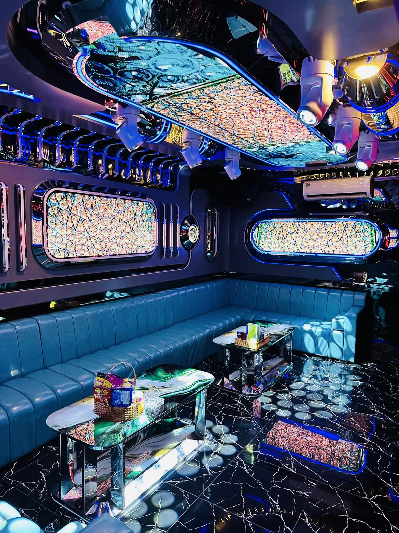 Sao Mai Karaoke, 65 Hồ Văn Chương, Hàng Bột, Đống Đa, Hà Nội, 0902935988