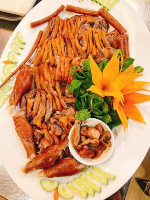 Bia Thanh Loan - 51 Nguyễn Bá Khoản, Yên Hòa, Cầu Giấy, Hà Nội, Nếu bạn đang tìm kiếm quán karaoke gần đây