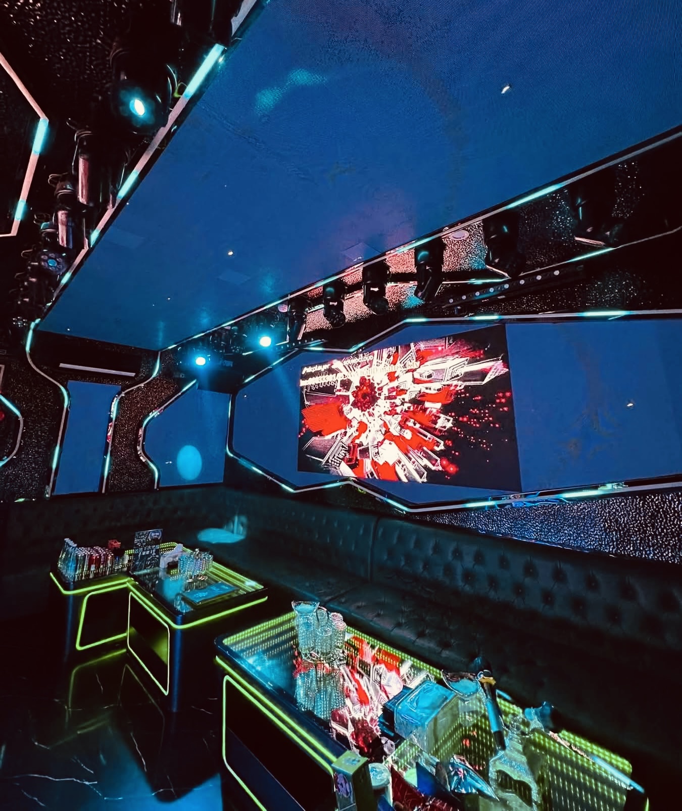 Karaoke Hanoi Night Club - 223 Đường Quan Hoa - Cầu Giấy, Tp, Hà Nội, 0902935988