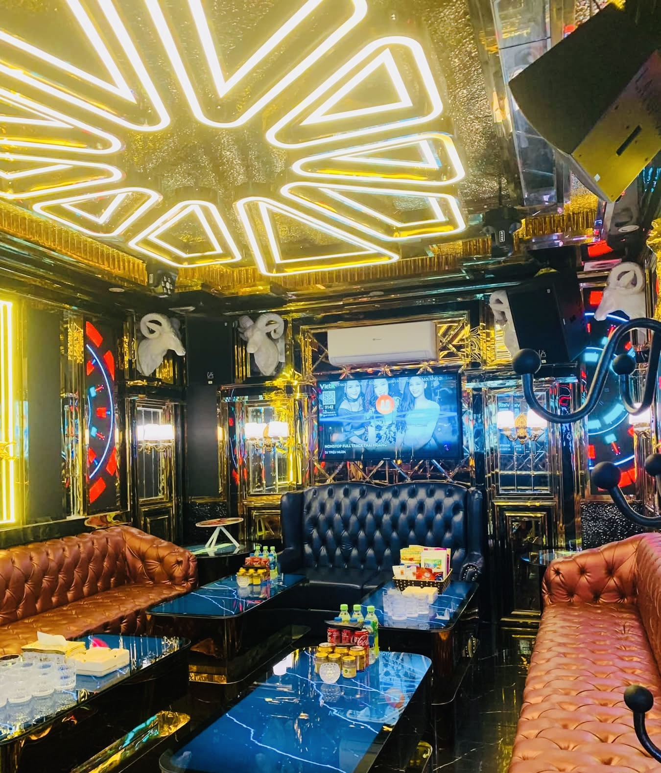 Karaoke Big Bang Club - 36 Văn Cao, Liễu Giai, Ba Đình, Tp, Hà Nội, 0902935988