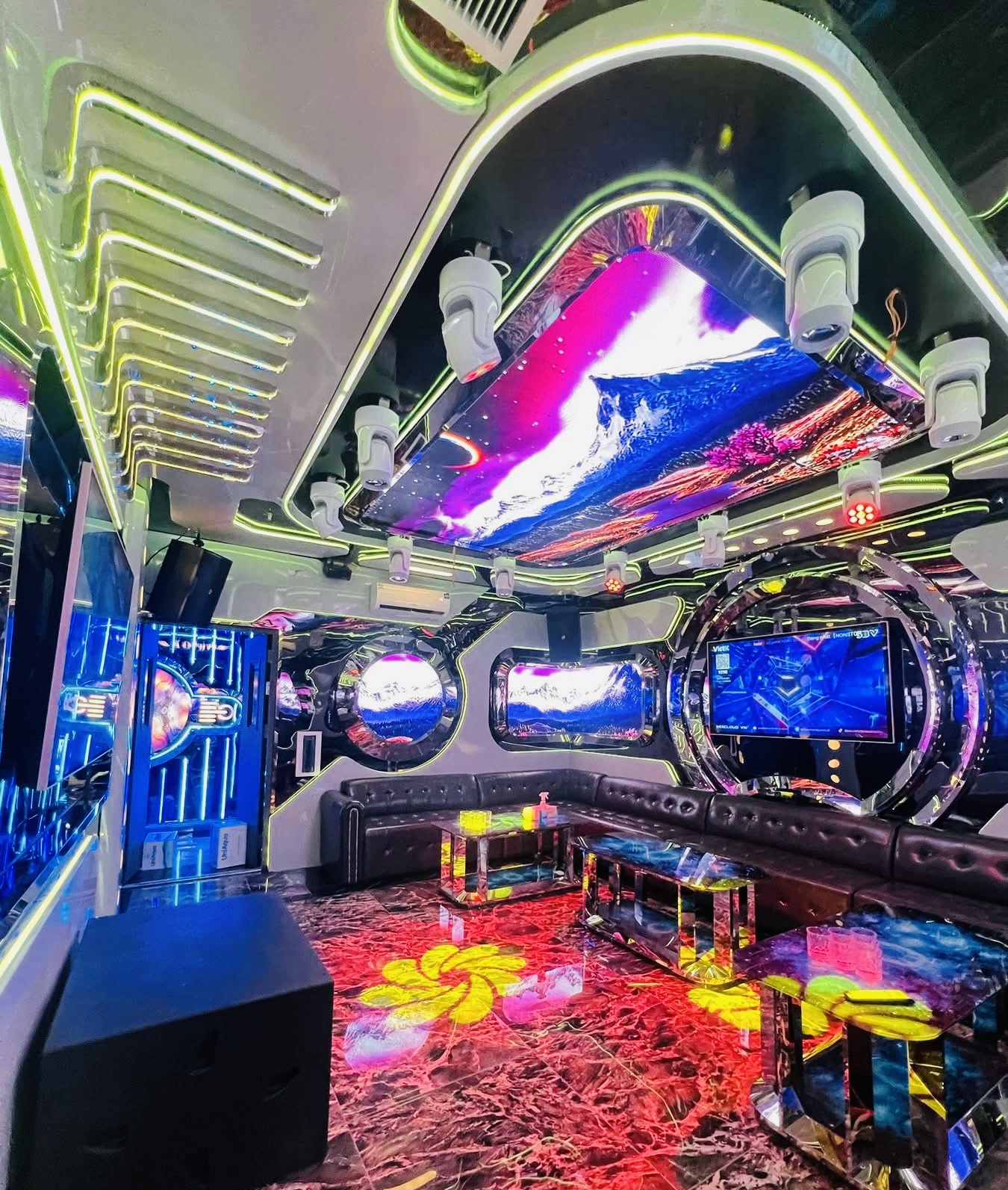 Karaoke New York Club - 23 đường Trần Thái Tông, Dịch Vọng, Cầu Giấy - TP Hà Nội, 0902935988