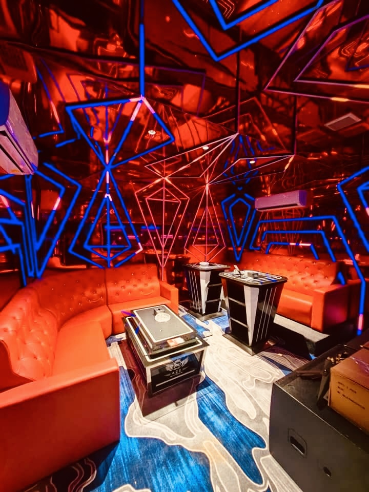 Quán Luxury Hà Thành Club Karaoke – 668 đường Kim Giang – Thanh Liệt – huyện Thanh Trì – Thủ đô Hà Nội