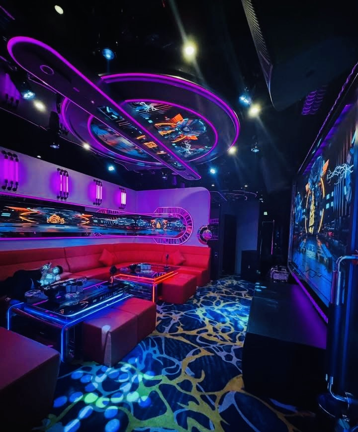 Titan Club Karaoke - 14 Vũ Phạm Hàm - Yên Hòa - Cầu Giấy - Thủ đô Hà Nội
