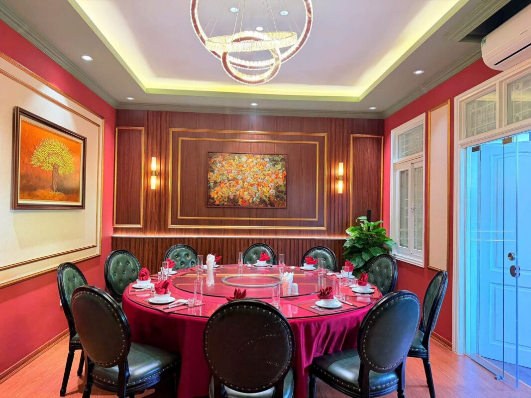 Chả cá Lăng Thung Cấm 15 Ngô Thì Nhậm, Hai Bà Trưng, Hà Nội, quán karaoke ở gần đây