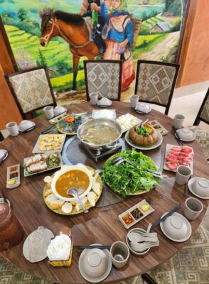 Chả cá Lăng Thung Cấm - Nguyễn Thị Định - số 1 ngõ 1 Nguyễn Thị Định, Trung Hoà, Yên Hòa, Cầu Giấy, Hà Nội 