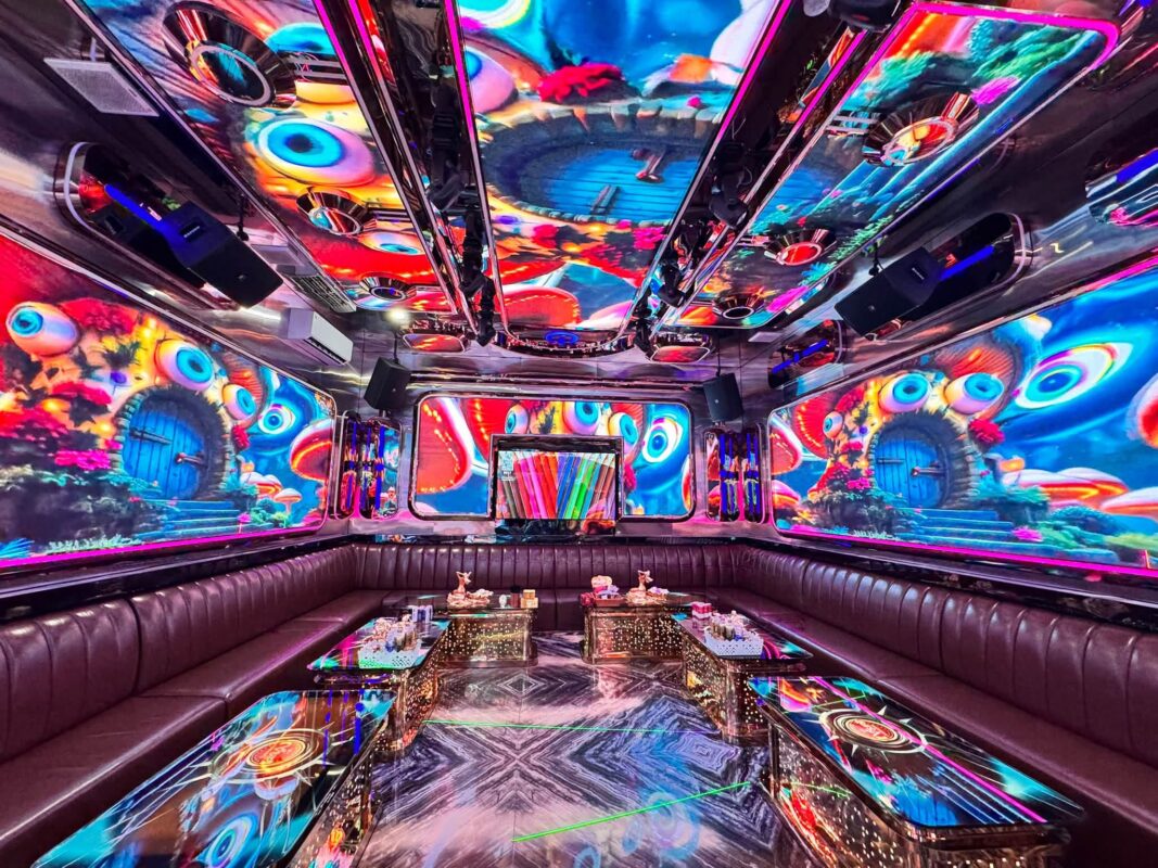Karaoke WORLD – 107 Mai Hắc Đế – Hai Bà Trưng – Hà Nội, 0902935988